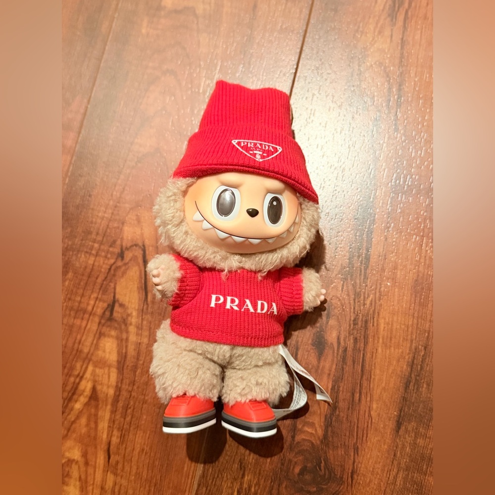 Popmart Labubu Prada